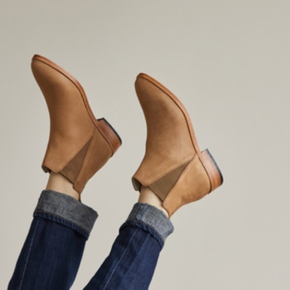 Nisolo Womens Chelsea Boot In Sand Suede | 7 - Picture 2 of 13